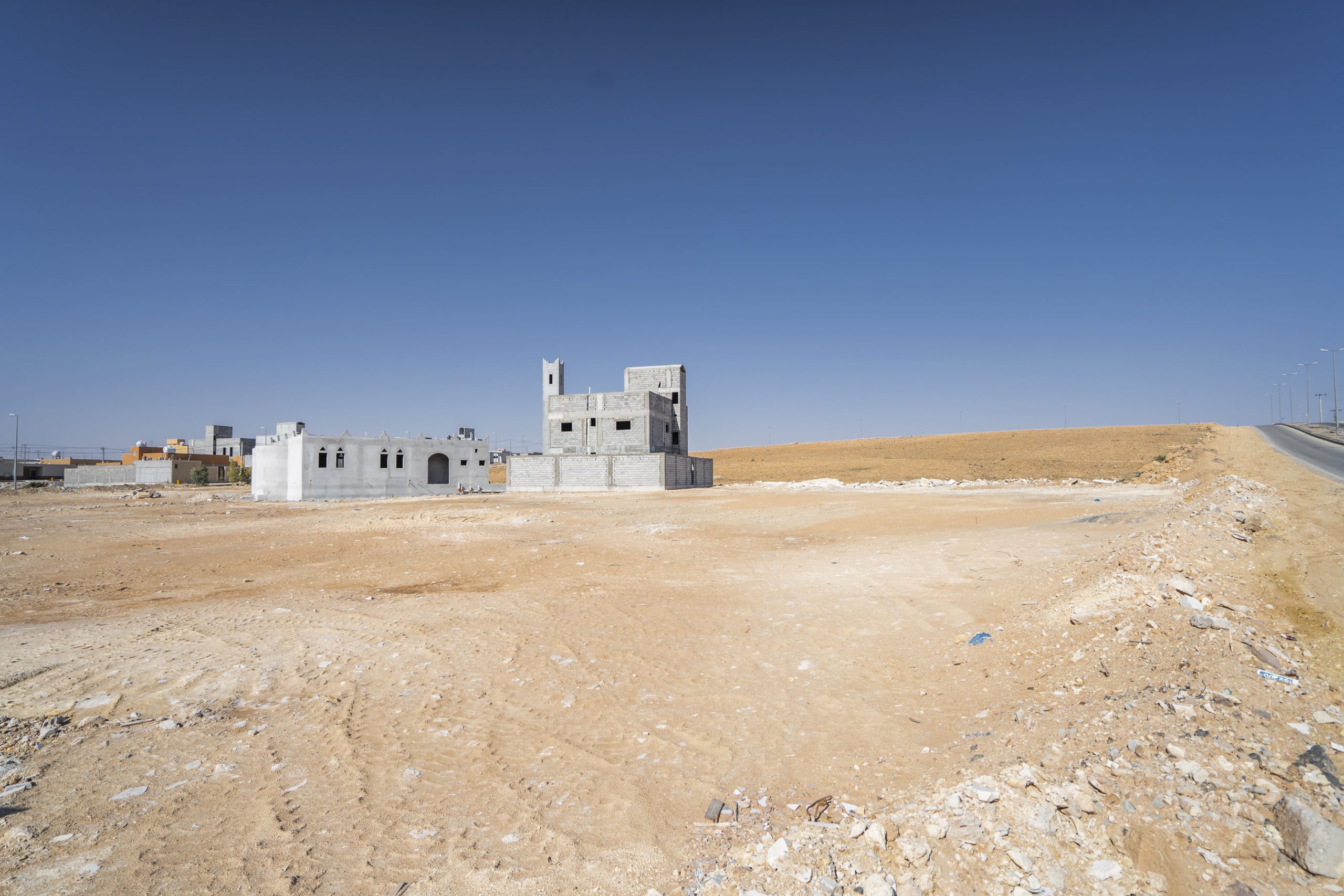 الأراضي البيضاء - تطبيق عقار